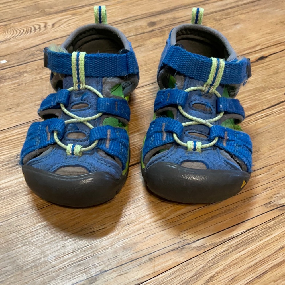 KEEN sandals size 6 toddler